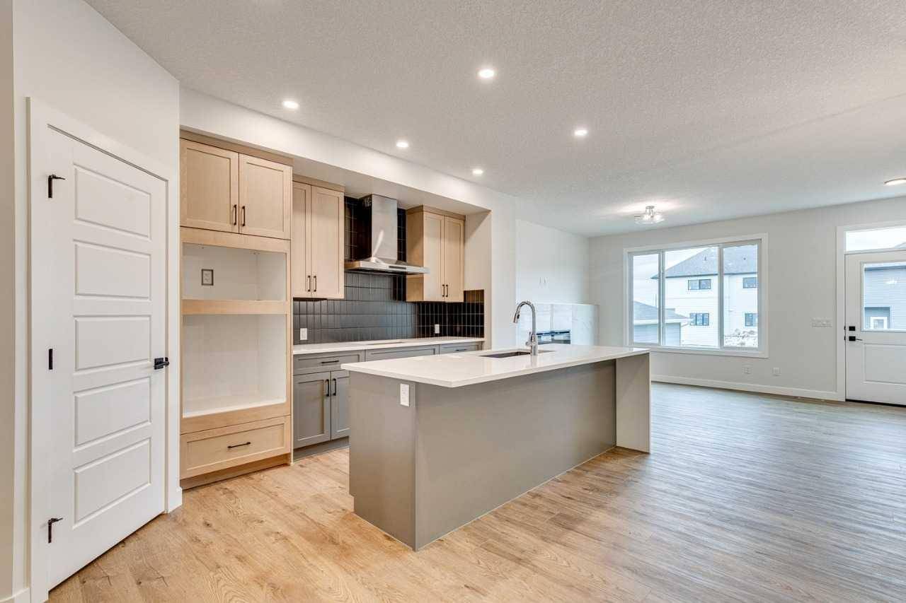 Calgary, AB T3M3Z2,640 Buffaloberry MNR Southeast