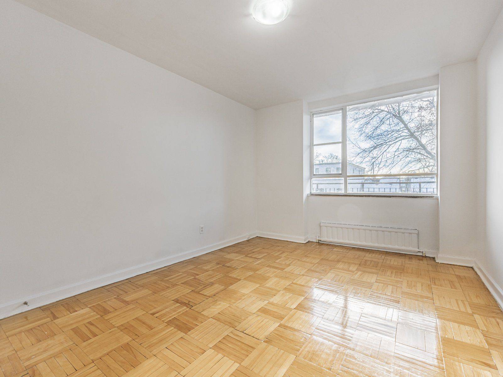 Toronto E03, ON M4J 2L3,165 Cosburn AVE #307