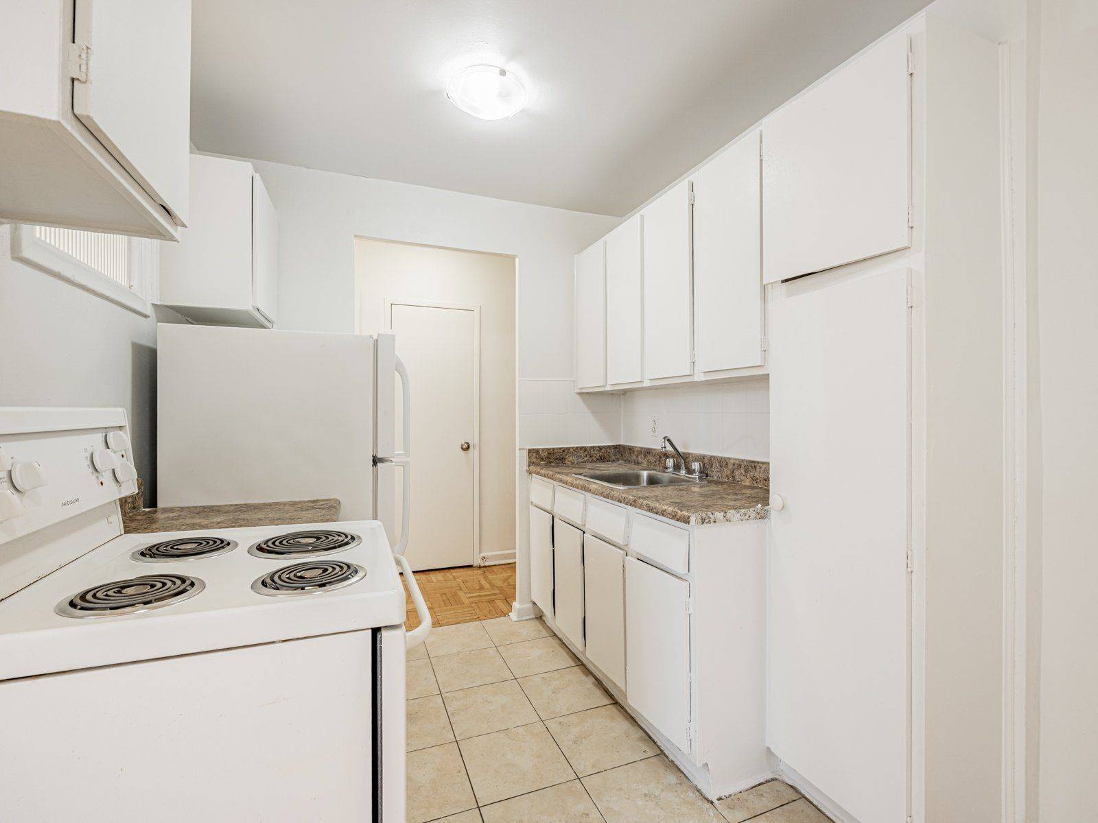 Toronto E03, ON M4J 2L3,165 Cosburn AVE #307
