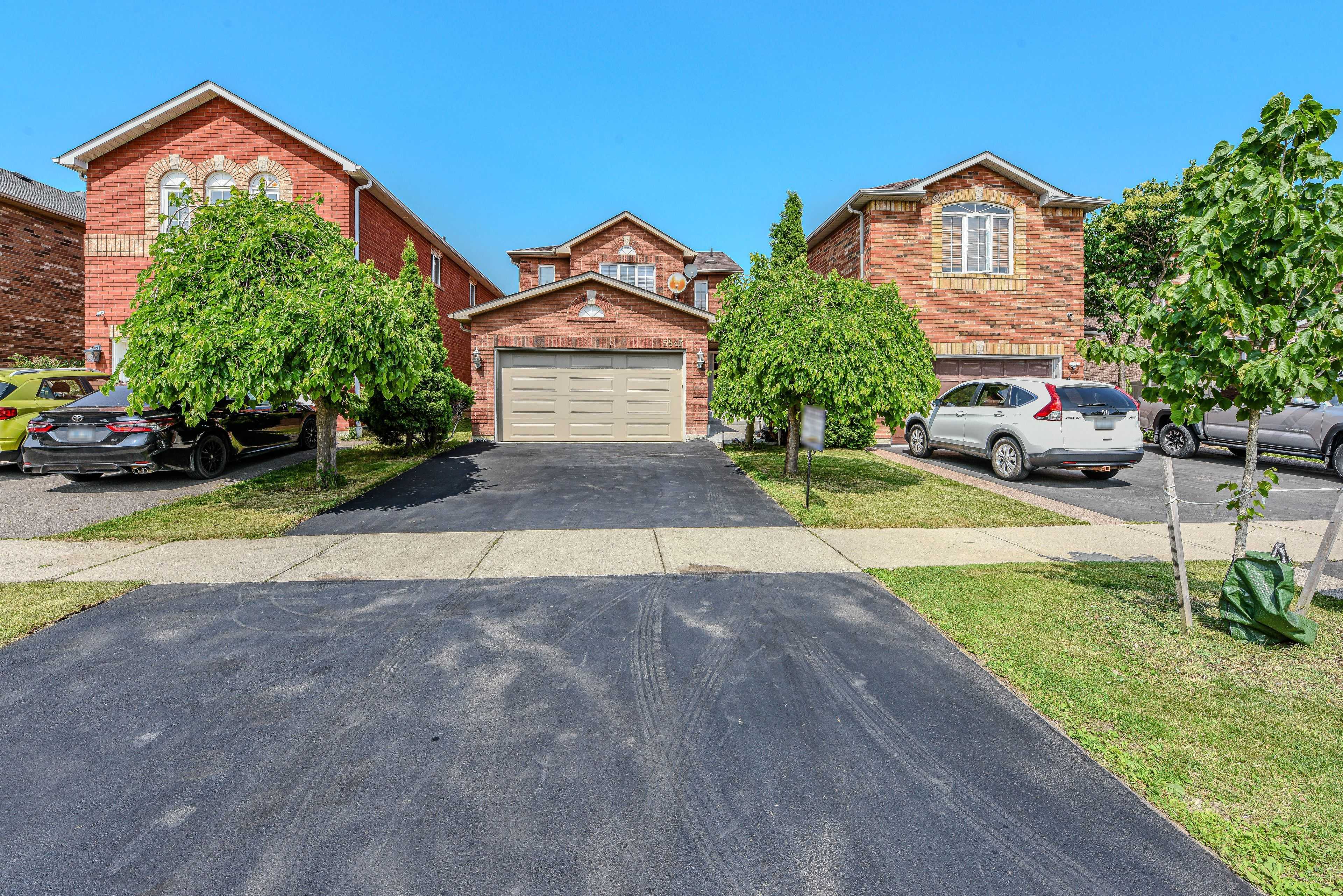 Mississauga, ON L5V 2K1,5847 Sidmouth ST