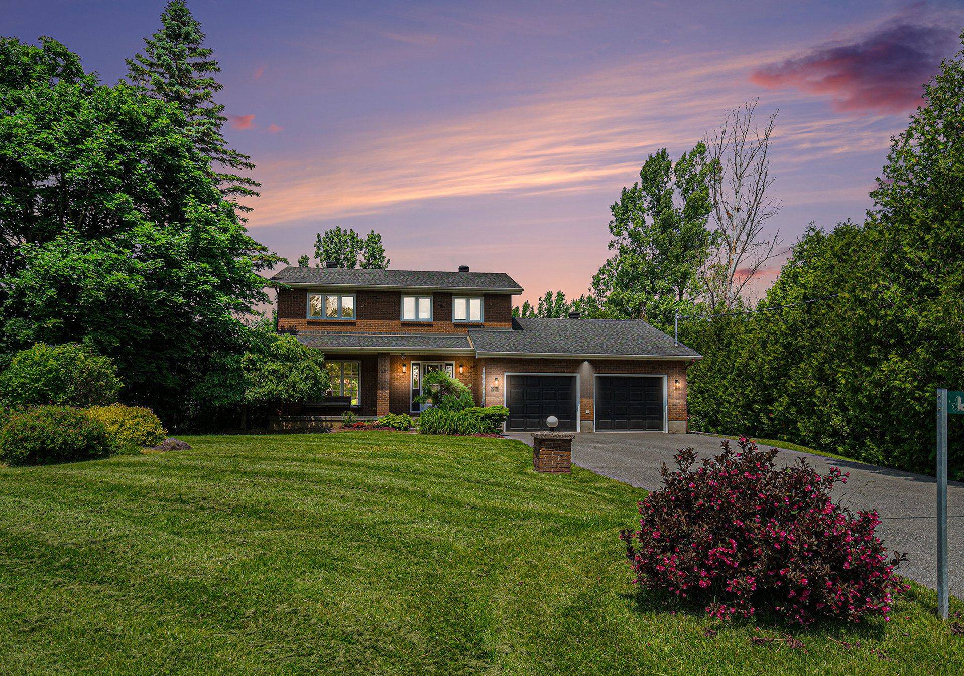 Kanata, ON K2W 1A6,34 Grierson LN