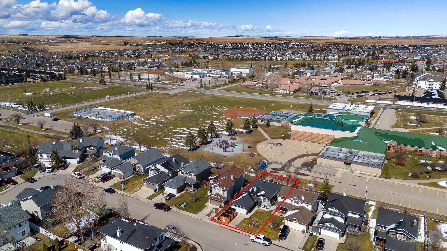 Airdrie, AB T4B 2L7,8 Canoe CIR SW