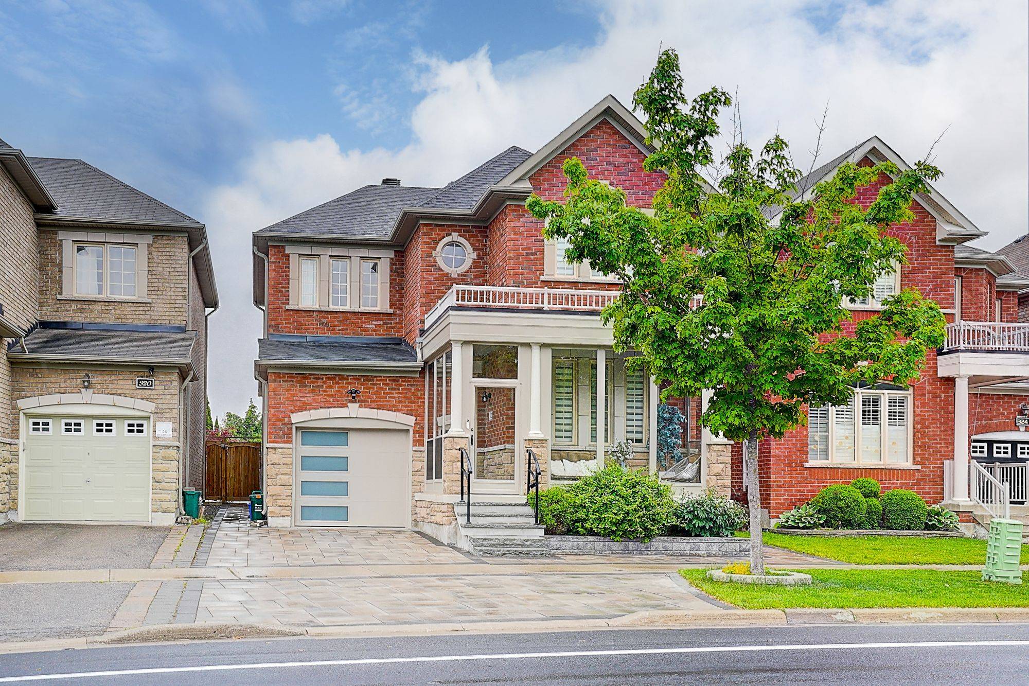 322 Stonebridge DR, Markham, ON L6C 0C5