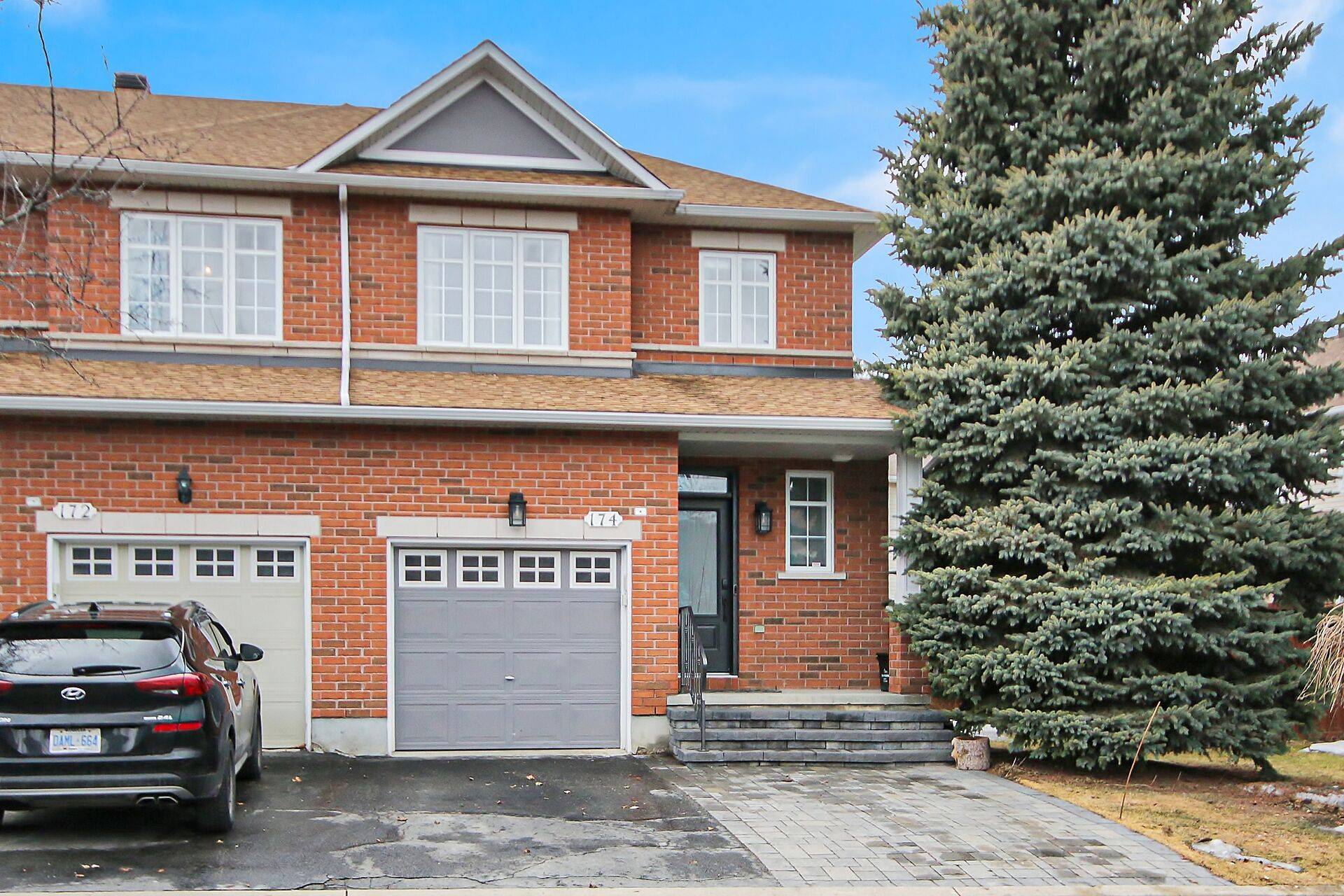 174 Gatespark Private, Kanata, ON K2T 1K9
