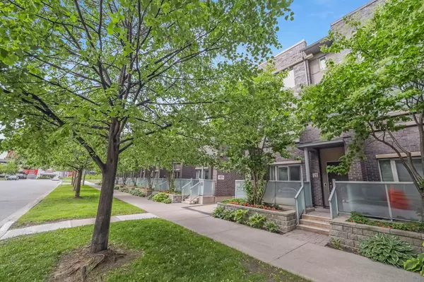 295 Village Green SQ #TH55, Toronto E07, ON M1S 0L2