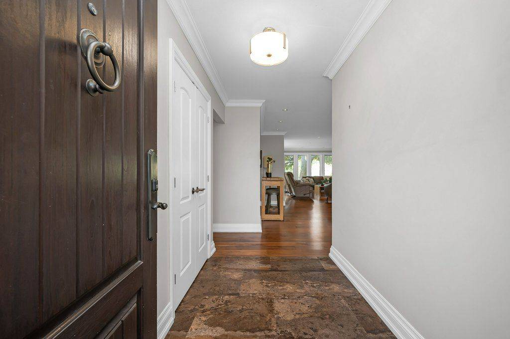 Mississauga, ON L5J 1X5,1484 Seaview DR