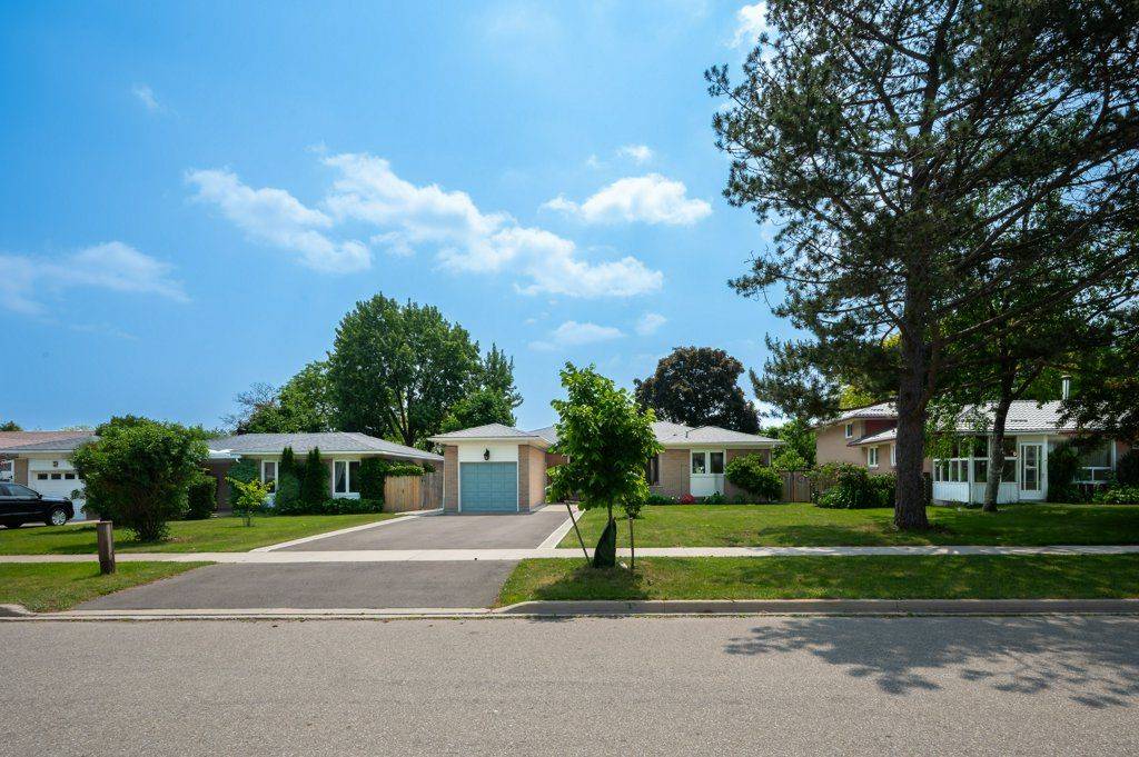 Mississauga, ON L5J 1X5,1484 Seaview DR