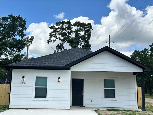 102 Navajo Drive, Mabank, TX 75156