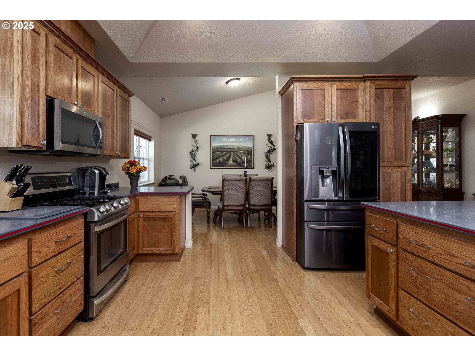 Shady Cove, OR 97539,6783 Rogue River DR