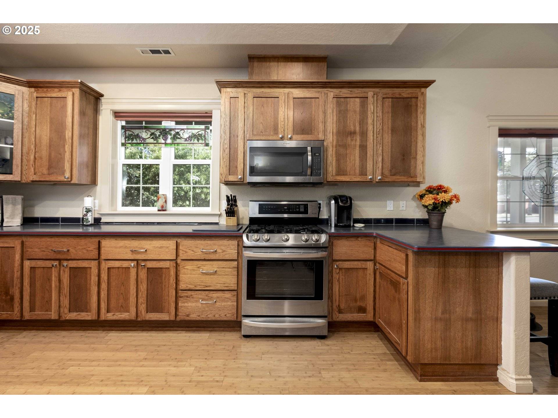 Shady Cove, OR 97539,6783 Rogue River DR