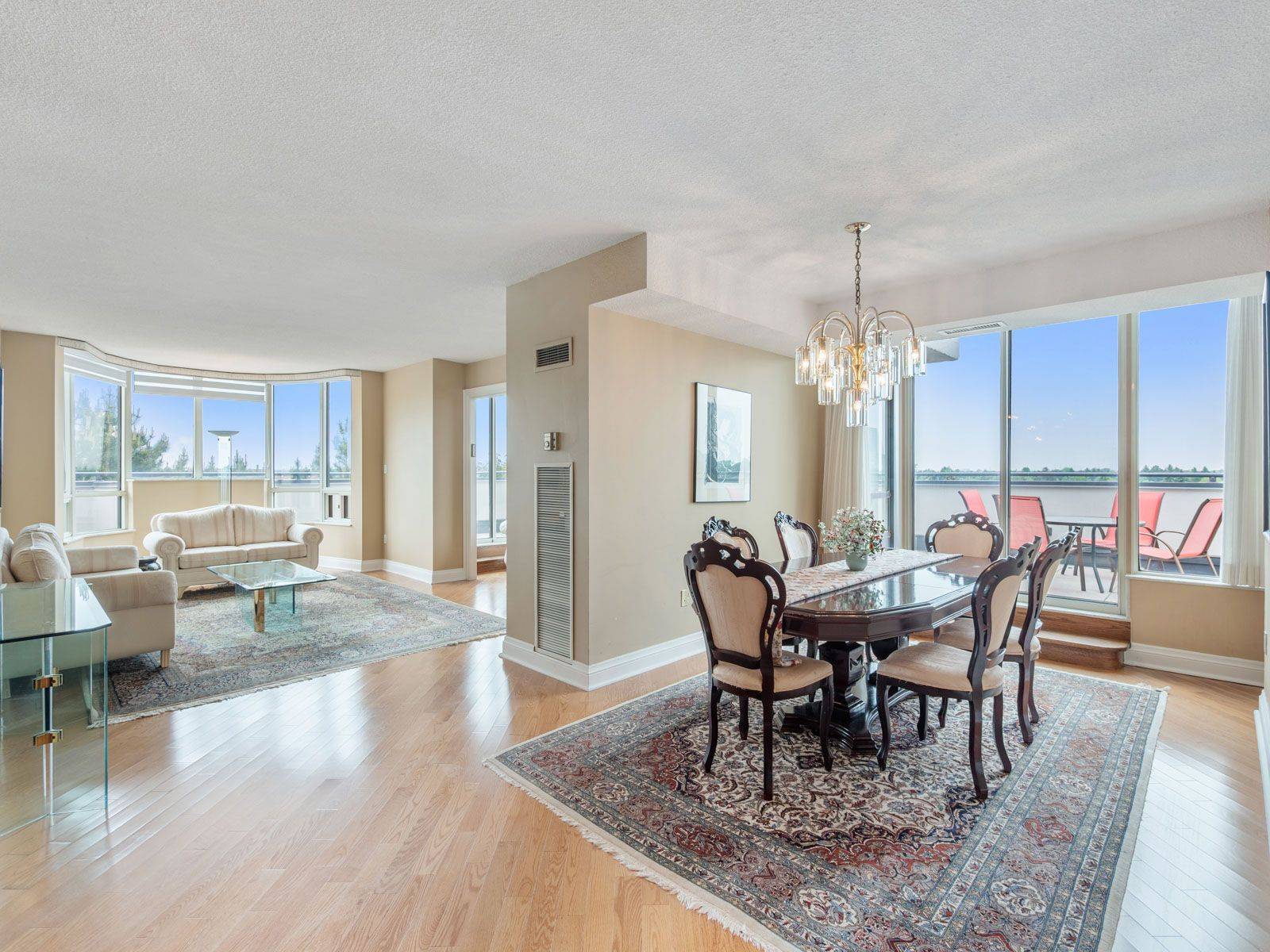 333 Clark AVE W #714, Vaughan, ON L4J 7K4