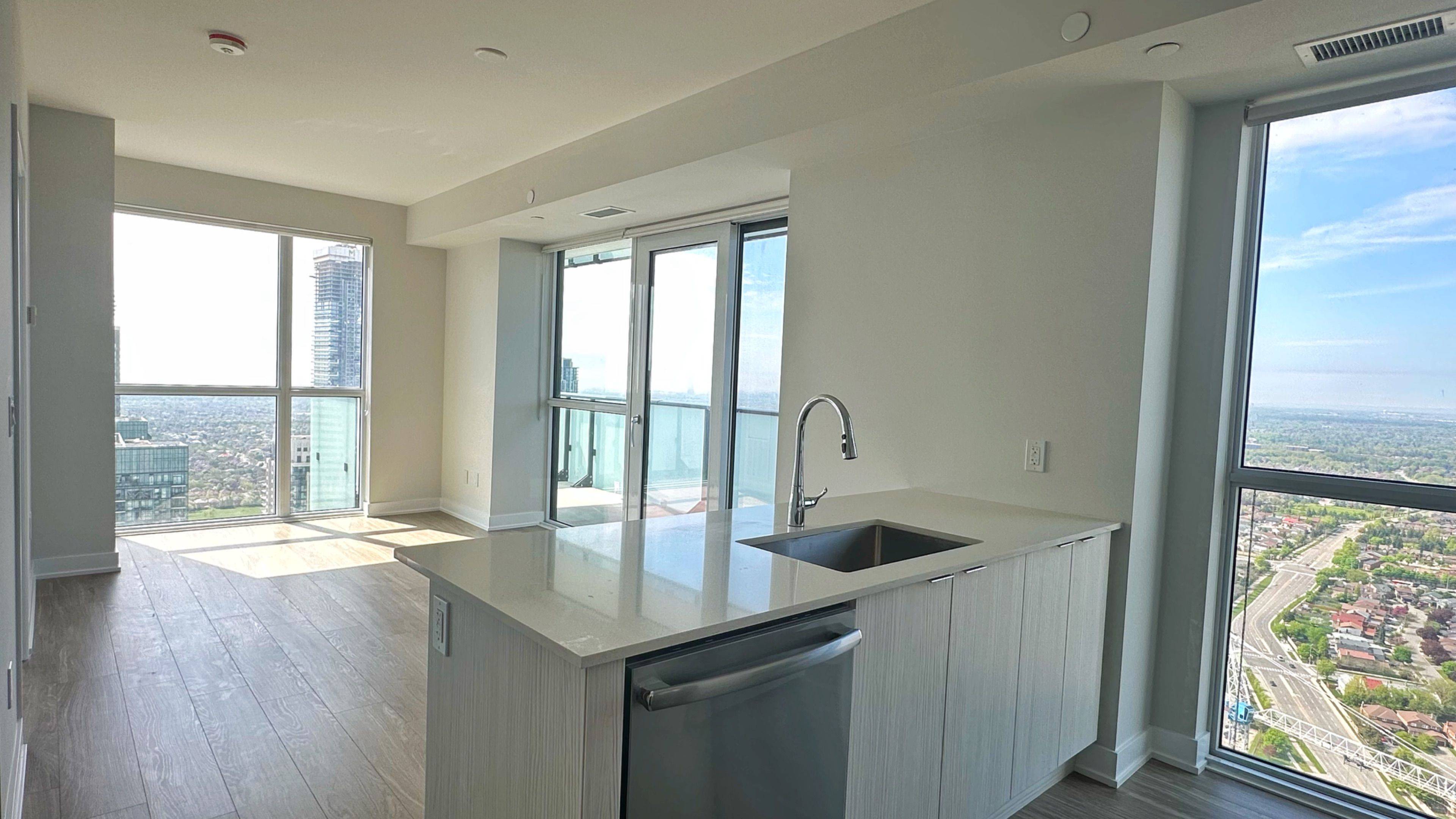 Mississauga, ON L5B 0L6,430 Squre One DR #4706