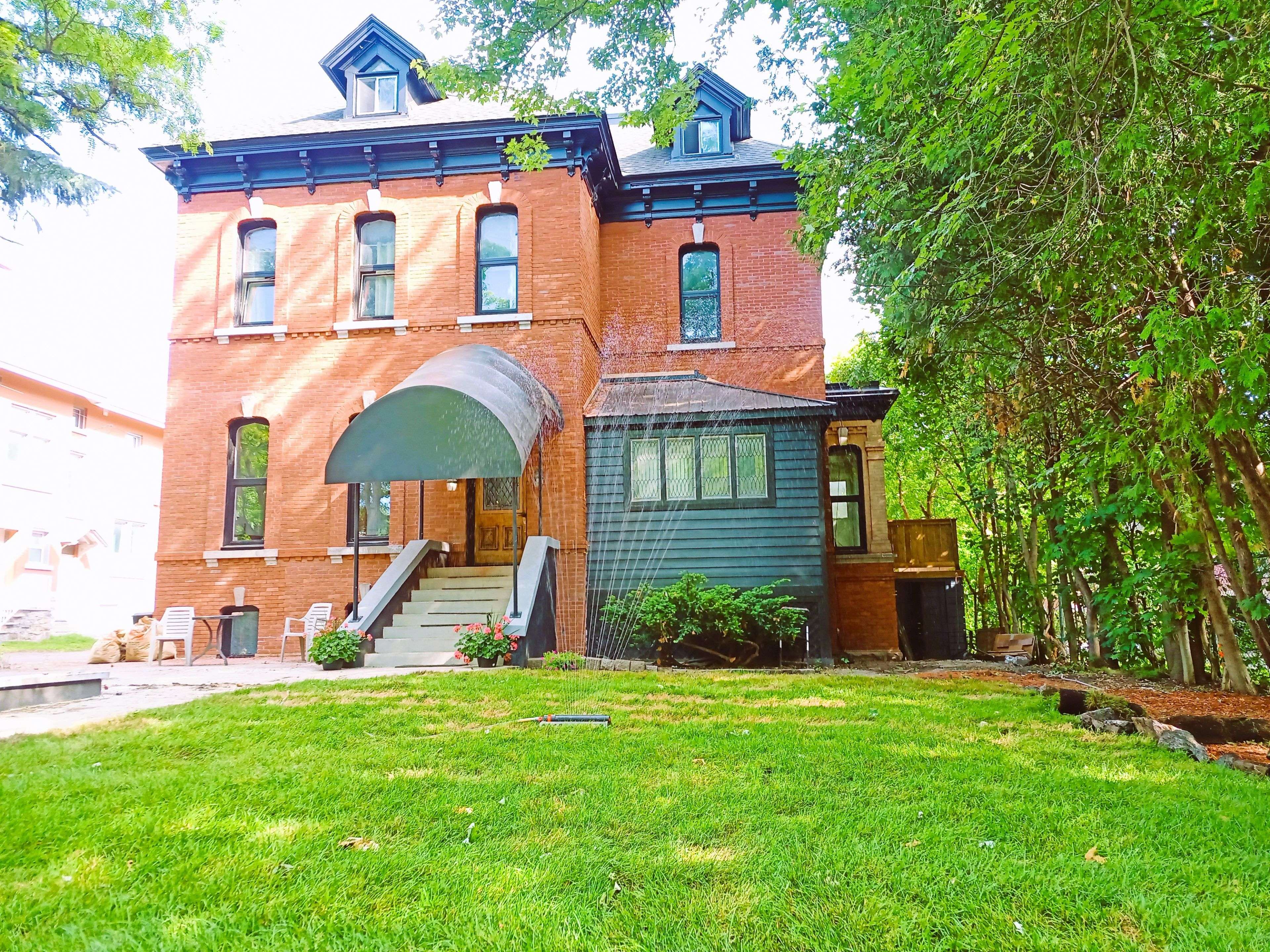 460 Wilbrod ST, Lower Town - Sandy Hill, ON K1N 6M8