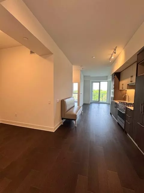 Toronto C03, ON M4S 0E6,8 Manor RD W #805
