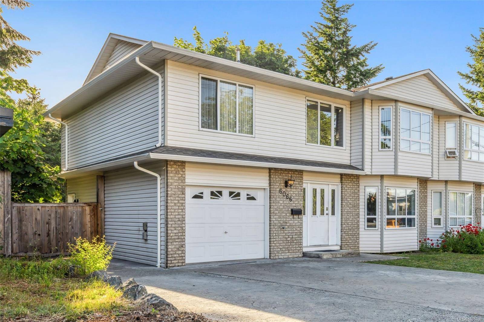 6066 Truesdale St, Duncan, BC V9L 2J2
