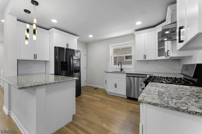 Lyndhurst Twp., NJ 07071,311 Travers Pl