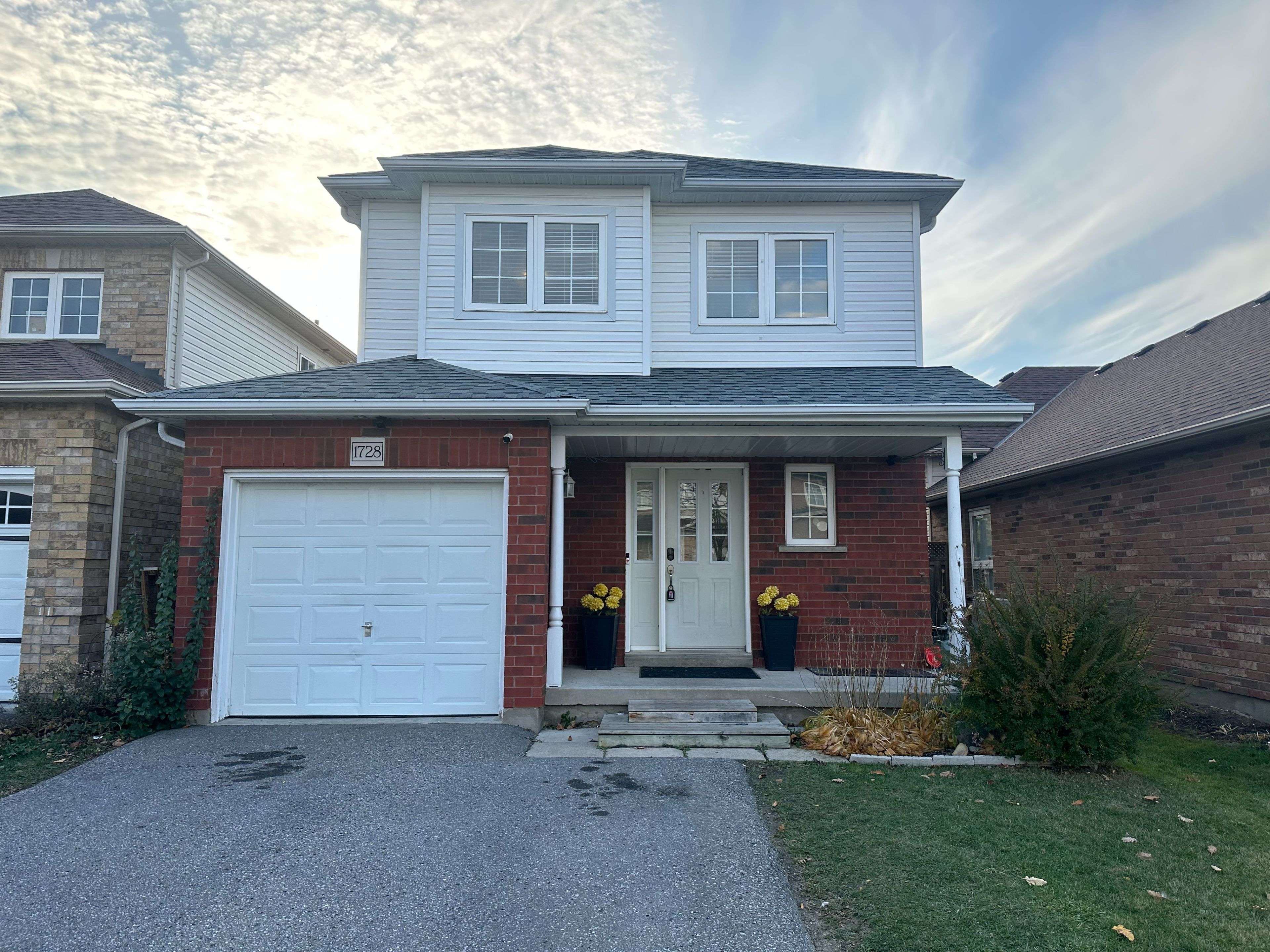 Oshawa, ON L1K 2T2,1728 Radcliffe DR