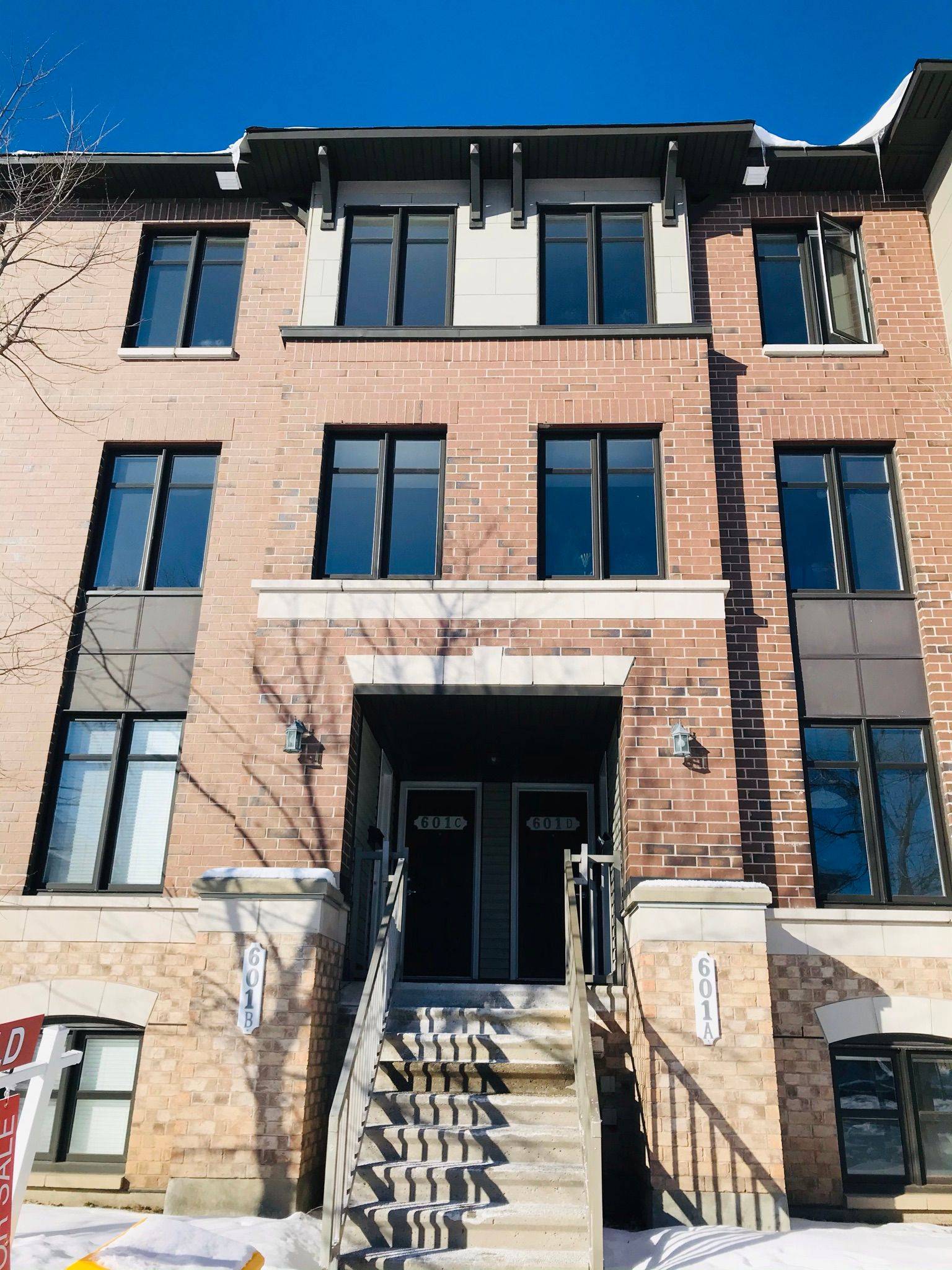 601 Chapman Mills DR #28, Barrhaven, ON K2J 5T1