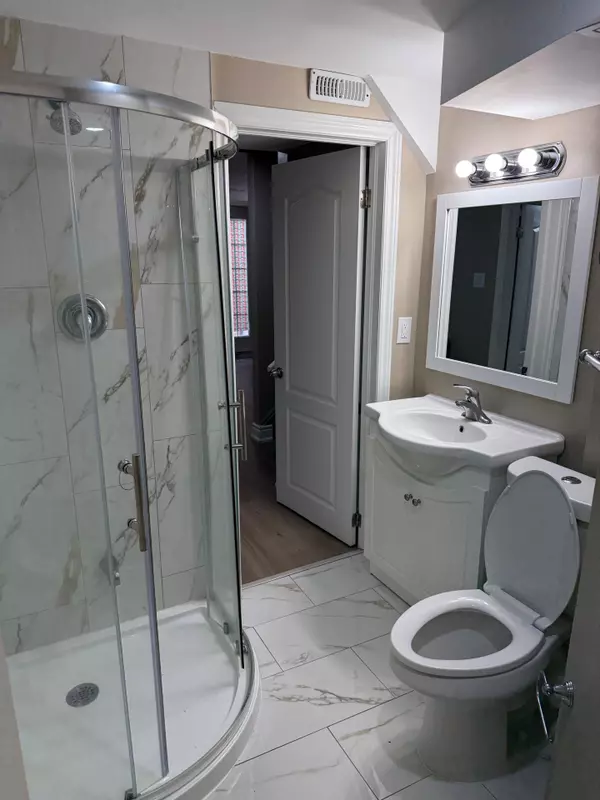 Mississauga, ON L5V 1J8,4377 Violet RD