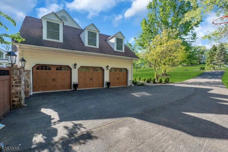 Clinton Twp., NJ 08833,7 Montaine Pl