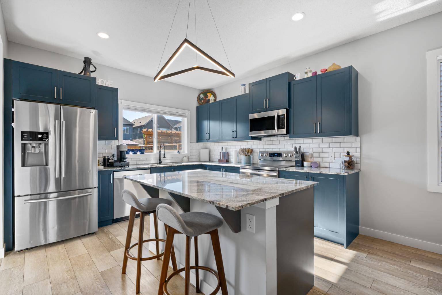 Calgary, AB T2X 3Z9,27 Wolf Willow BLVD SE