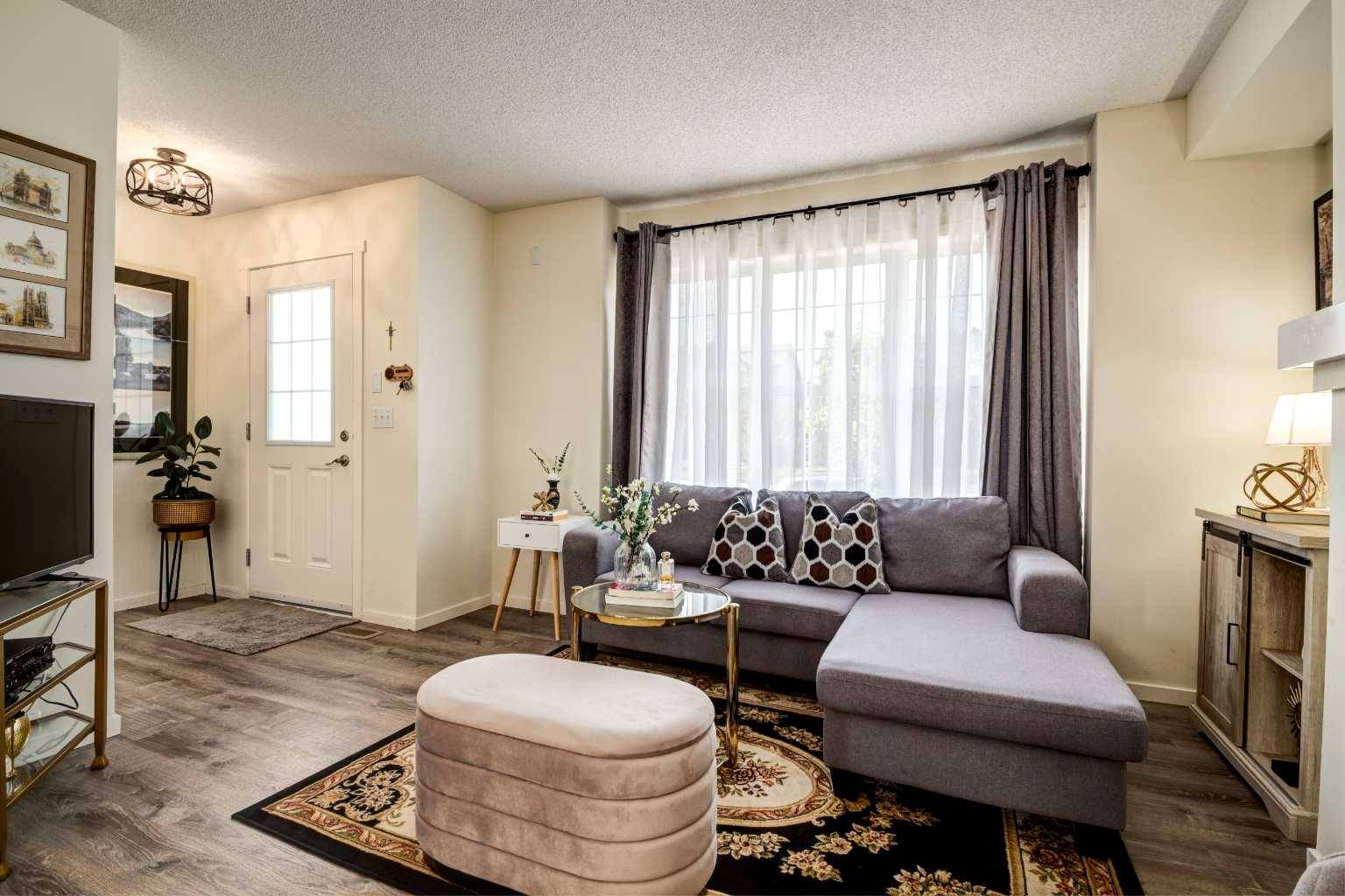 Calgary, AB T3K 0P8,24 Panamount AVE Northwest