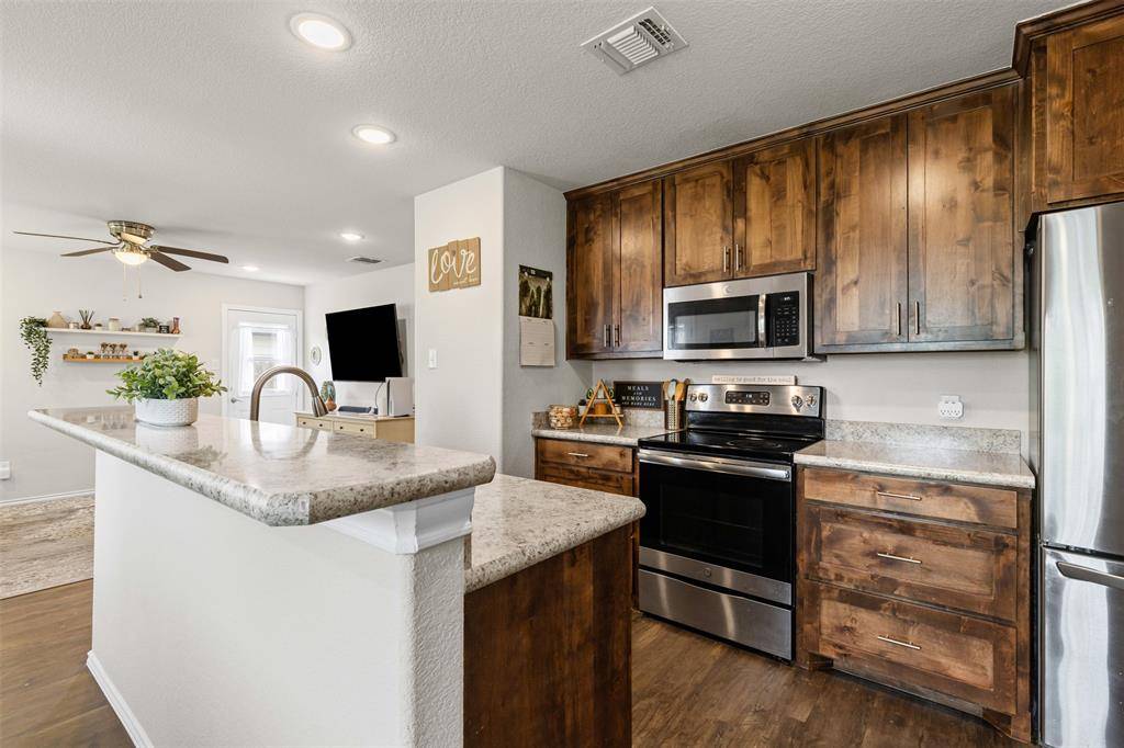 Cleburne, TX 76031,321 Blakney Street