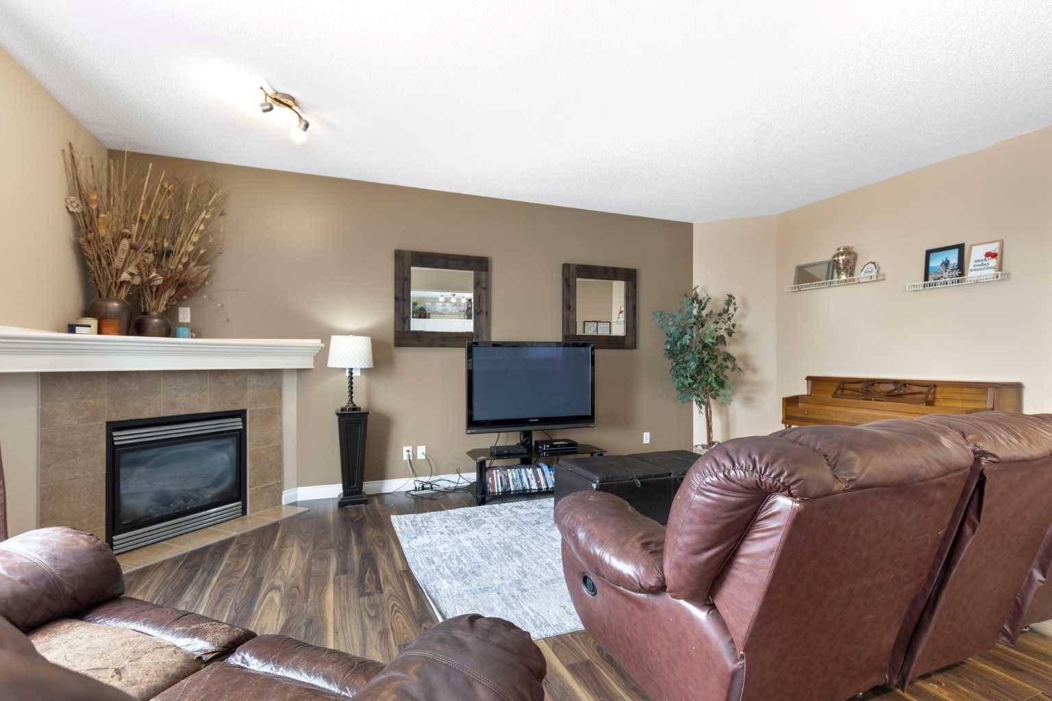Okotoks, AB T1S 0B7,71 Westmount CIR