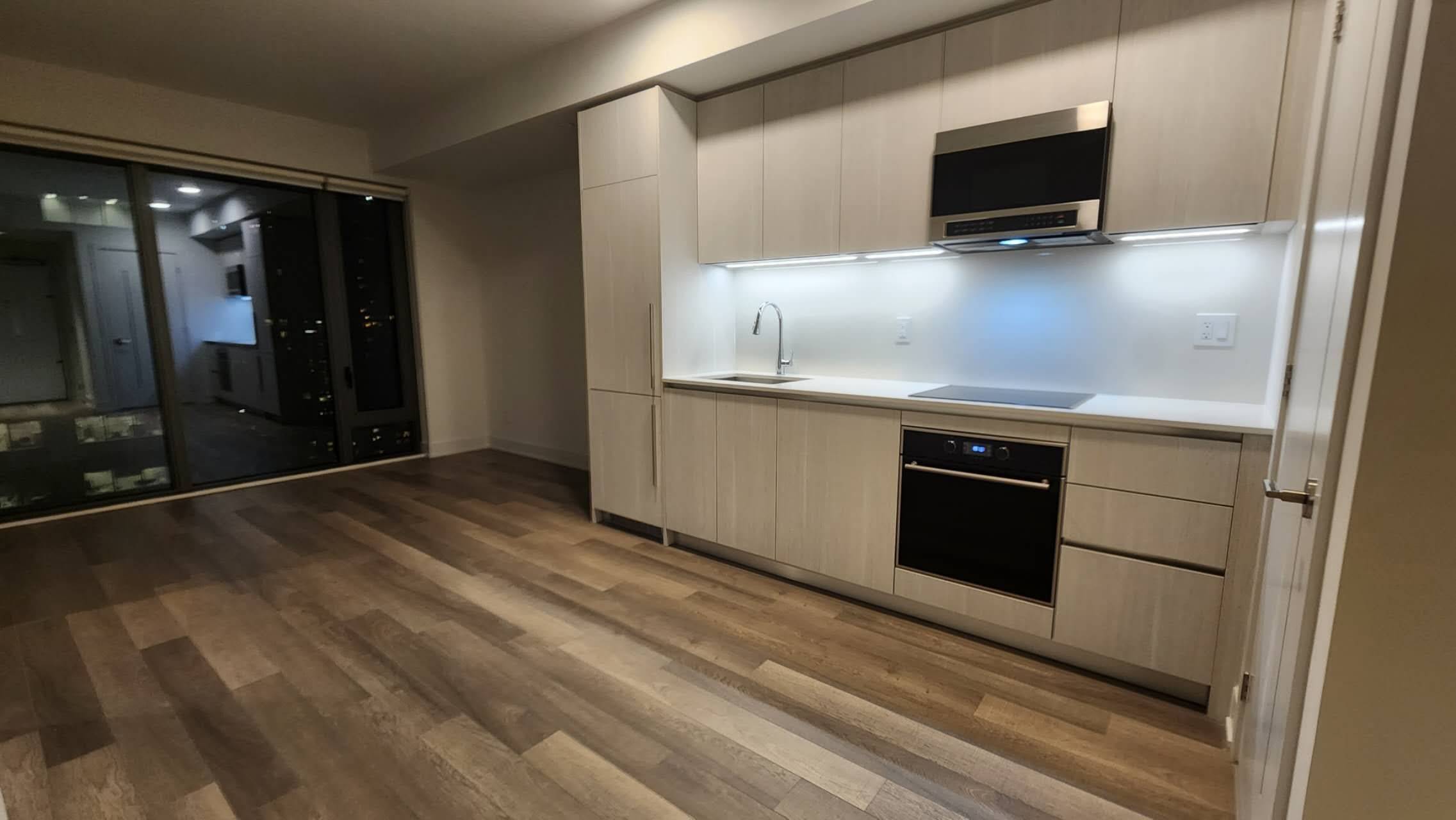 Toronto C02, ON M4W 0B6,8 Cumberland ST #3504