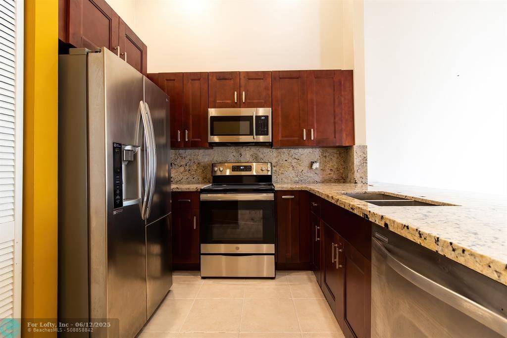 Delray Beach, FL 33445,383 E Coral Trace Cir