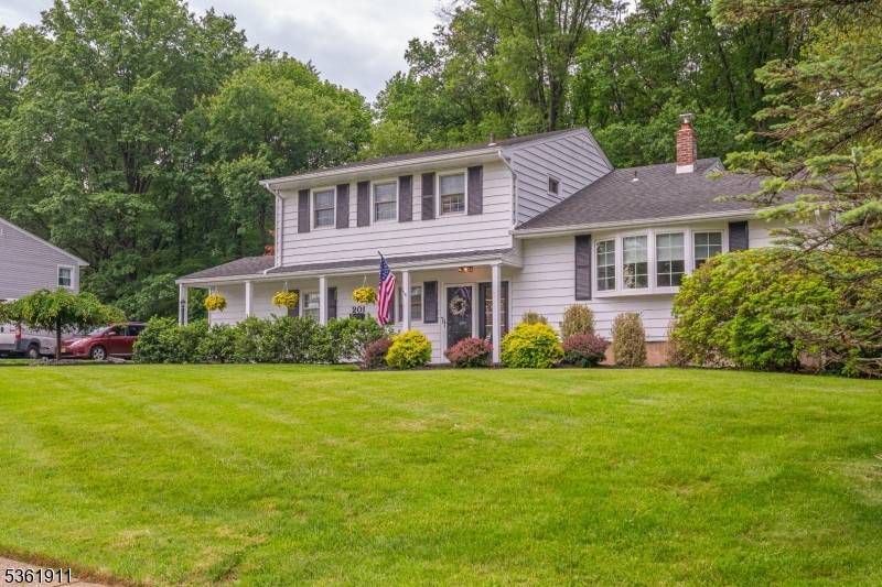 Clark Twp., NJ 07066,201 Dorset Dr