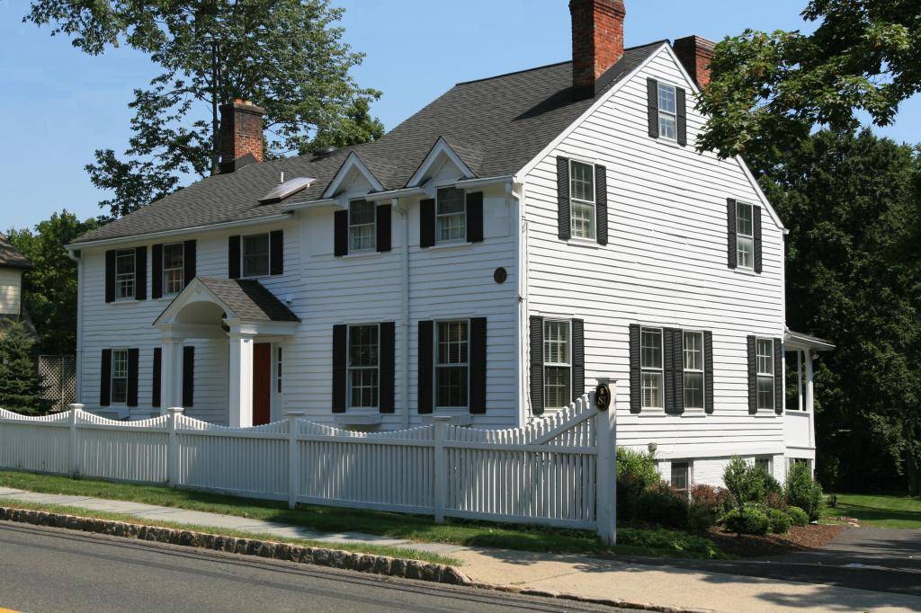 846 (842) Gibbons Ct, Elizabeth City, NJ 07202