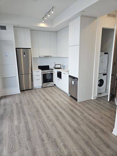Vaughan, ON L4K 5Z7,195 commerce ST #812