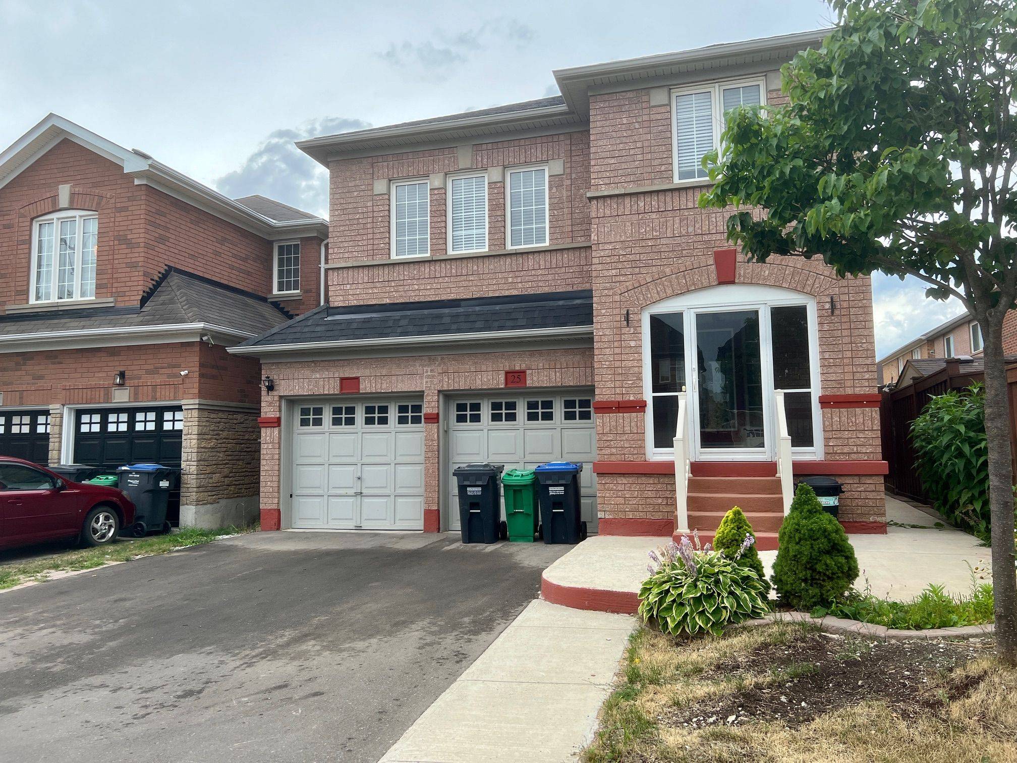 Brampton, ON L7A 0K4,25 Treegrove CRES #(LEGAL BASEMENT)