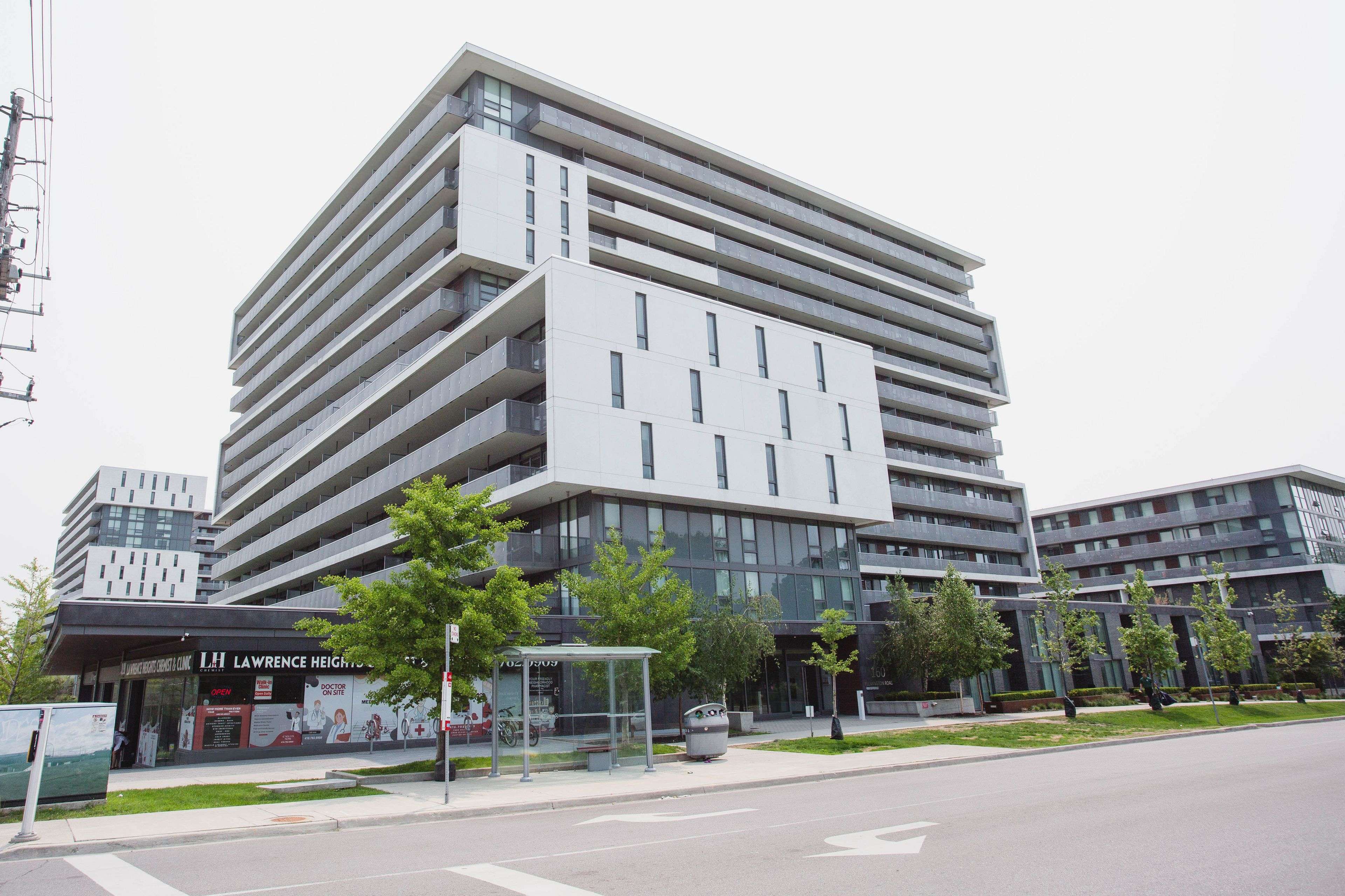 160 Flemington RD #1522, Toronto W04, ON M6A 1N6