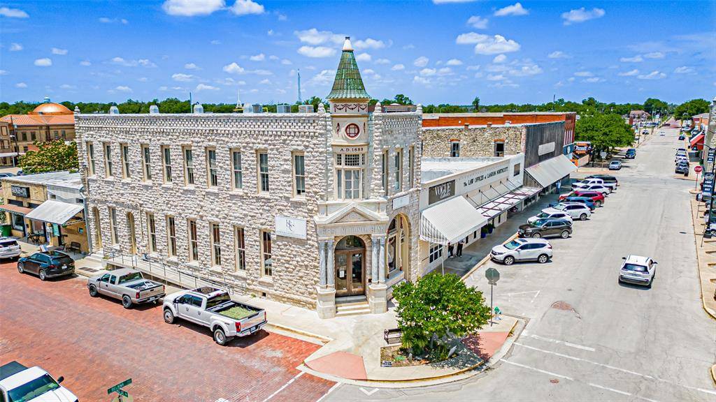 198 S Belknap Avenue, Stephenville, TX 76401