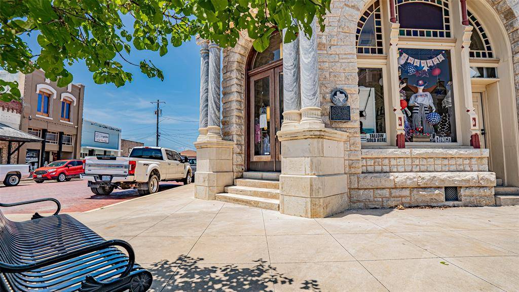 Stephenville, TX 76401,198 S Belknap Avenue