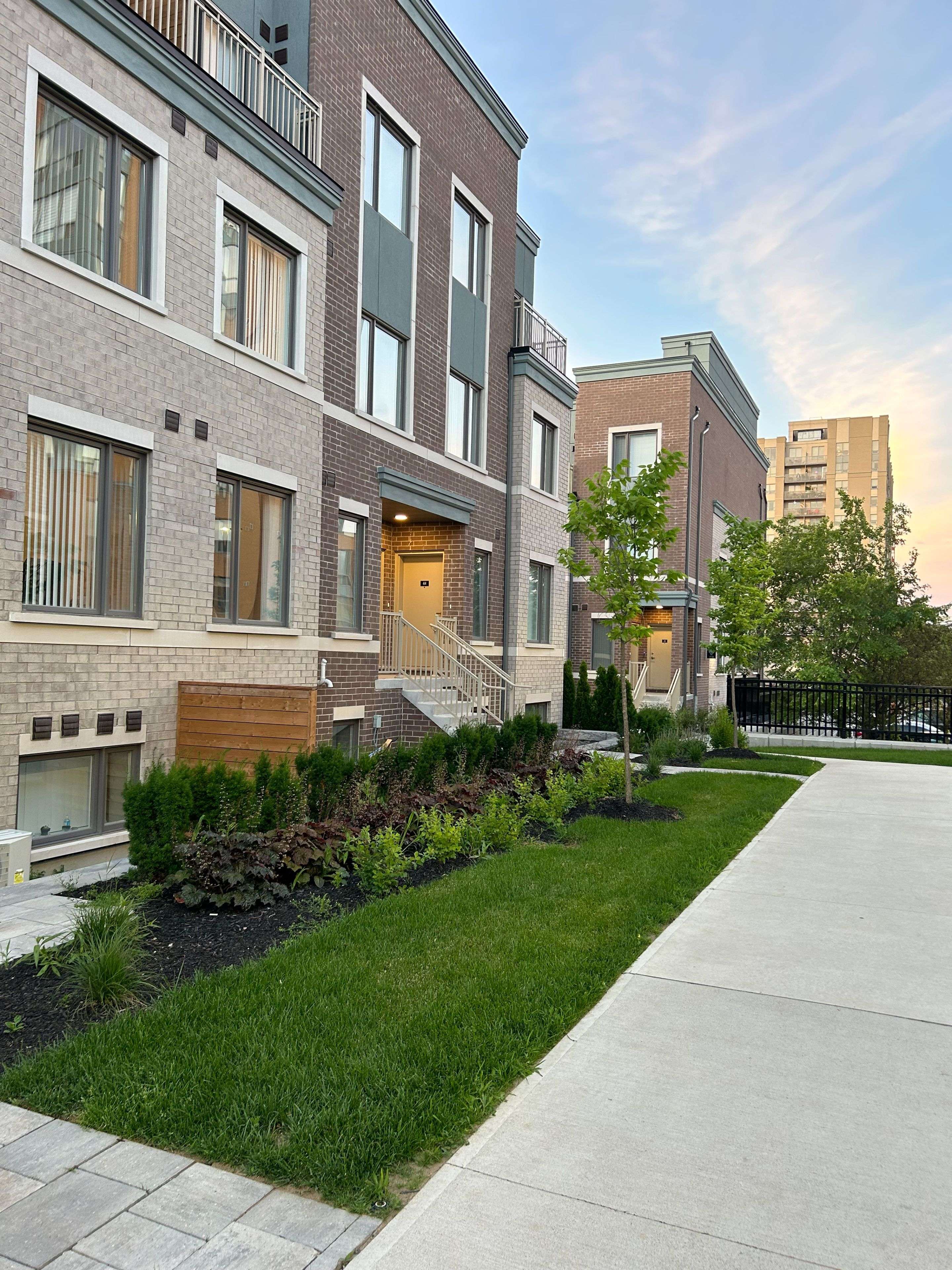15 William Jackson WAY #Unit 43, Toronto W06, ON M8V 0J8
