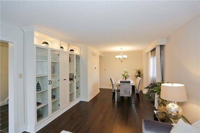 Mississauga, ON L5C 3H6,2425 Carlanne PL #Main