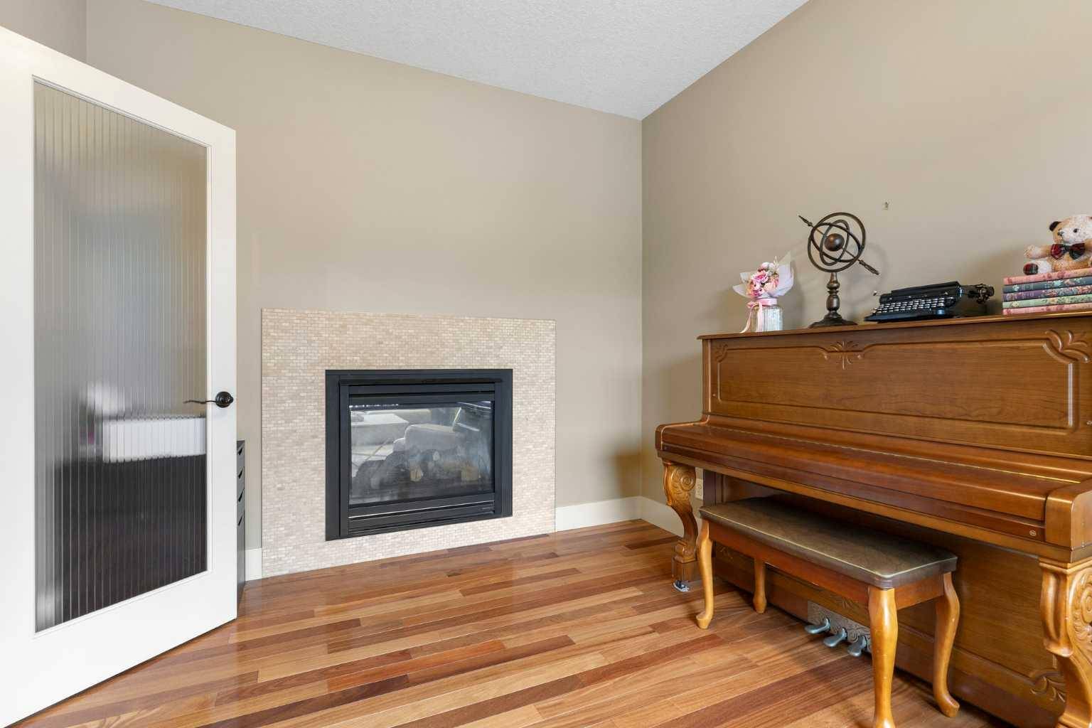 Calgary, AB T3K 0M6,121 Panatella GN Northwest