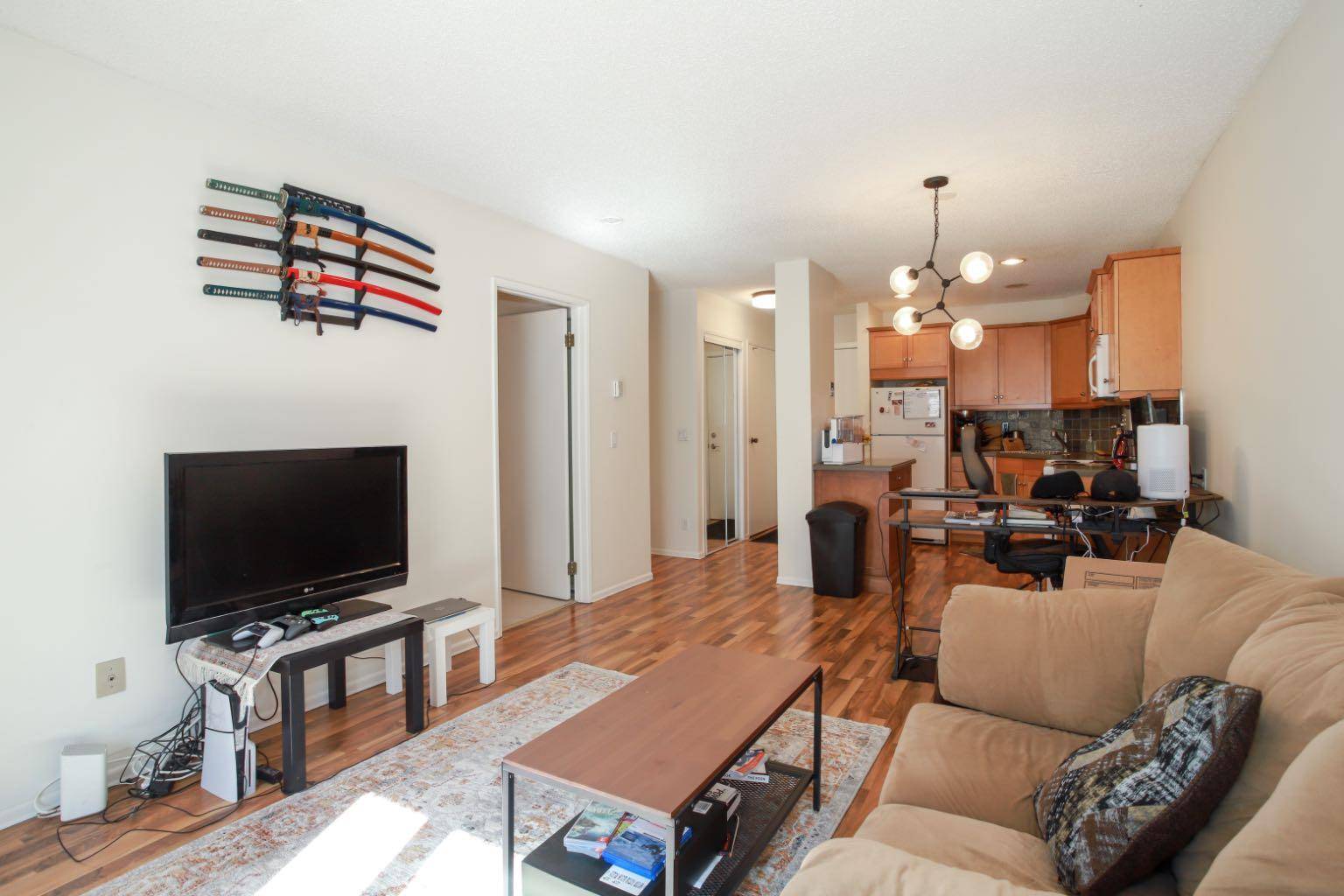 Calgary, AB t2s1p4,2204 1 ST Southwest #401