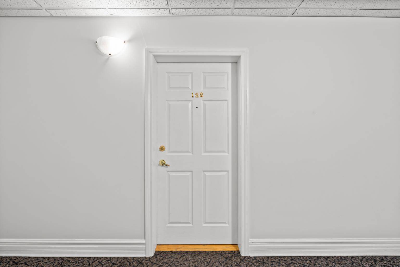 Calgary, AB T2R0L9,126 14 AVE SW #122