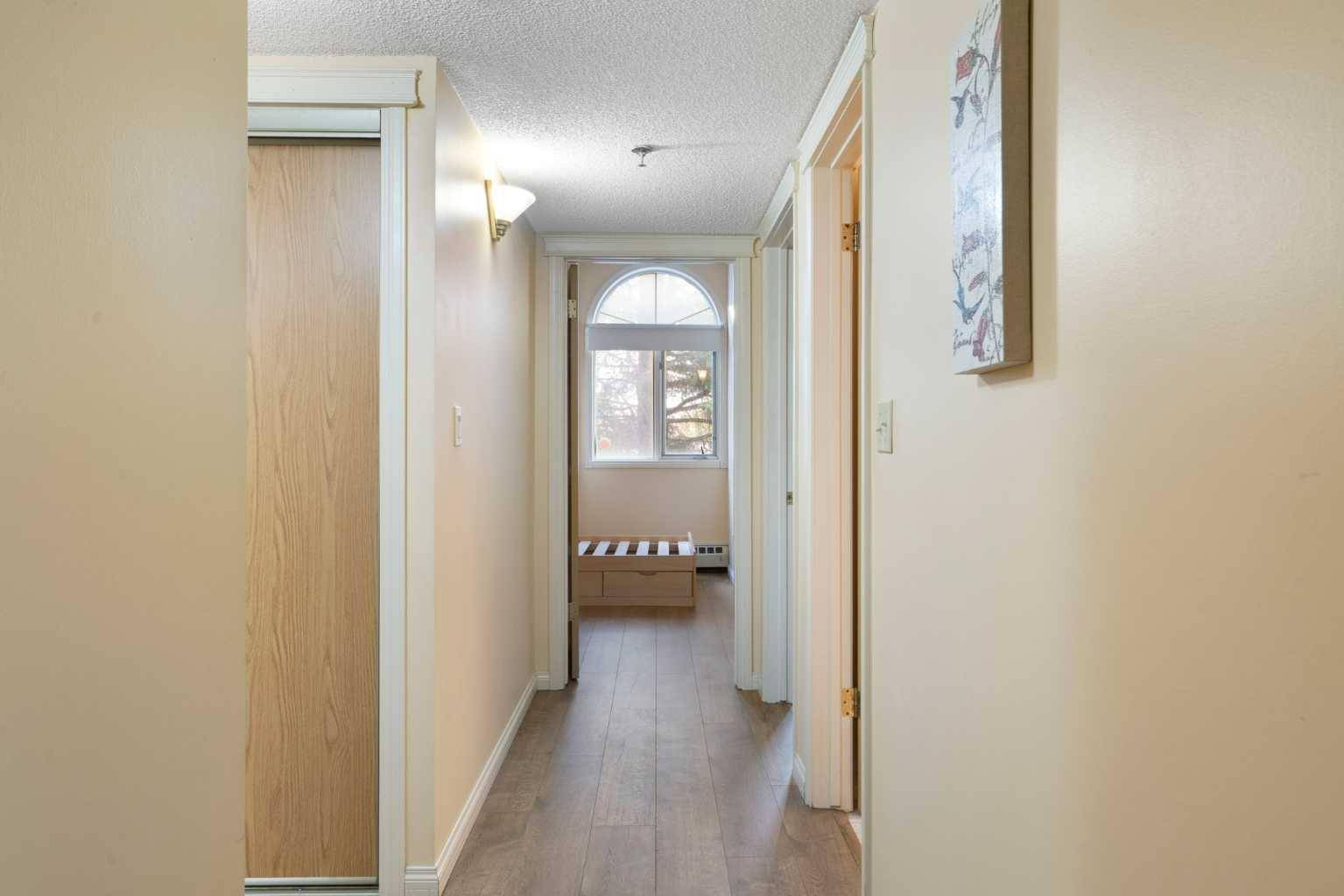 Calgary, AB T2N 4T4,2011 University DR NW #103