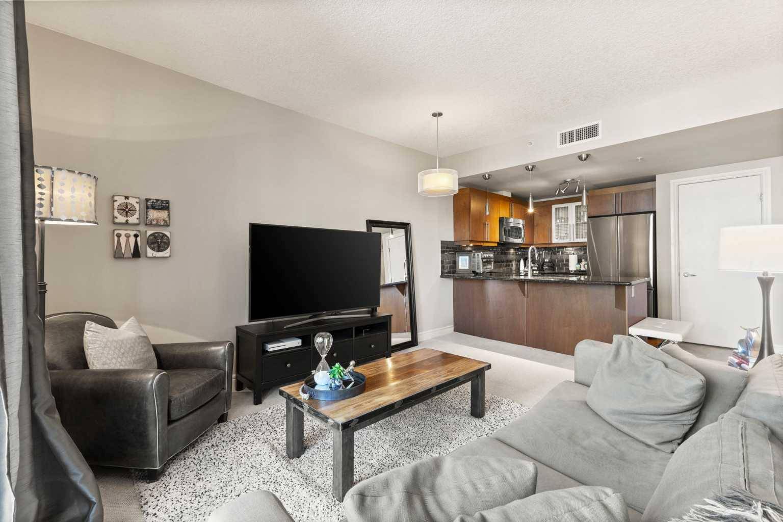 Calgary, AB T2R 0H8,817 15 AVE Southwest #701