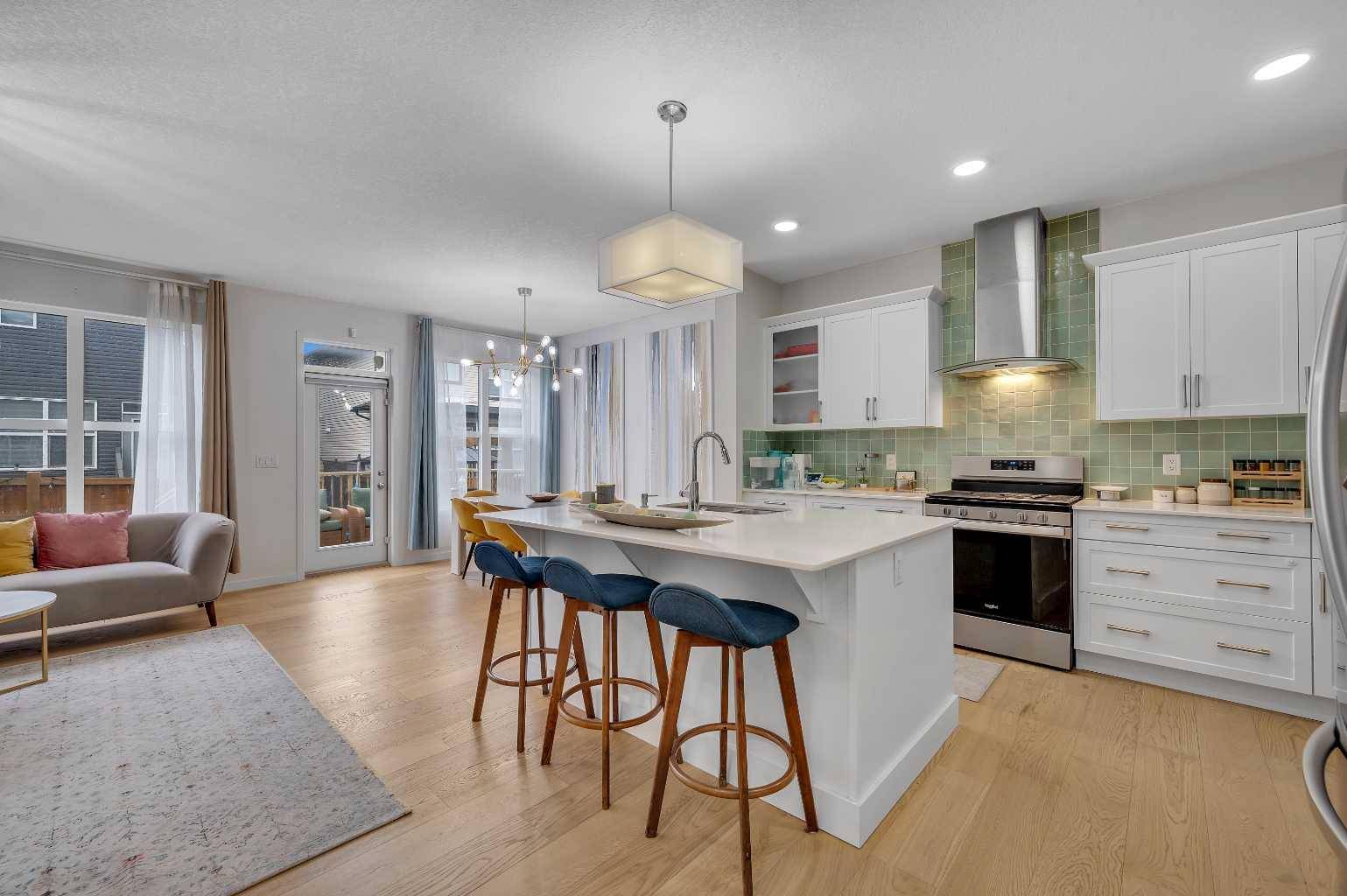 14 Ambleside Rise Northwest, Calgary, AB T3P 1S5
