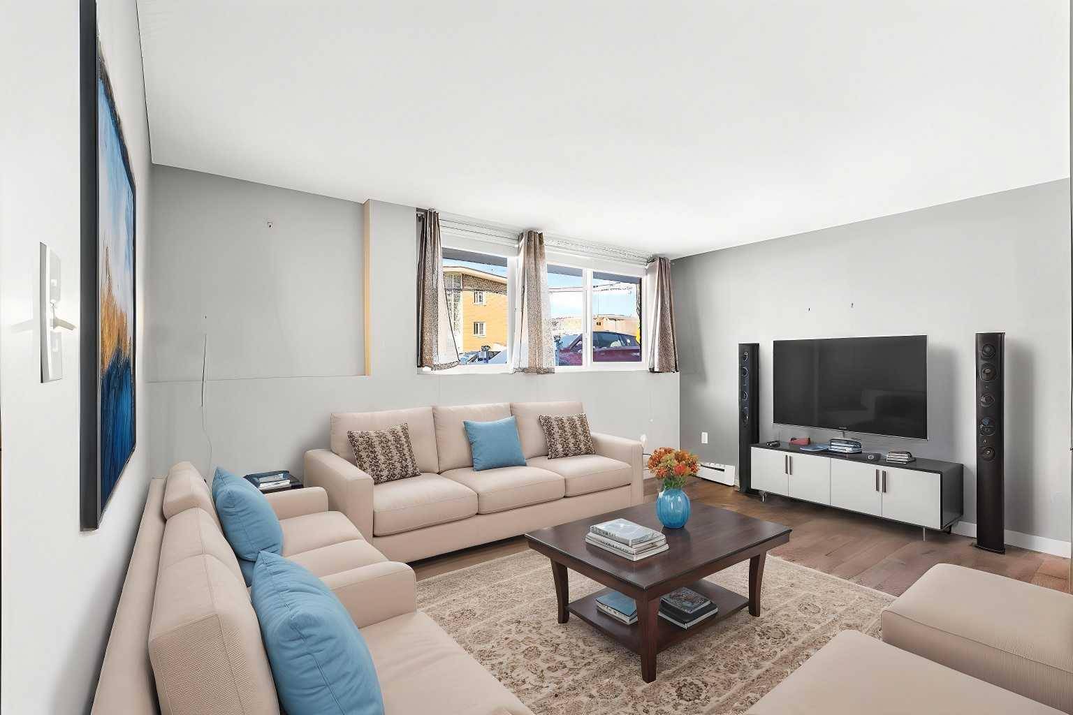 Calgary, AB T2S 0J9,110 24 AVE SW #105