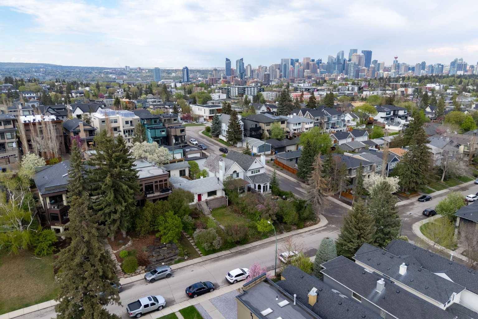 Calgary, AB T2T 1R2,2006 30 AVE Southwest