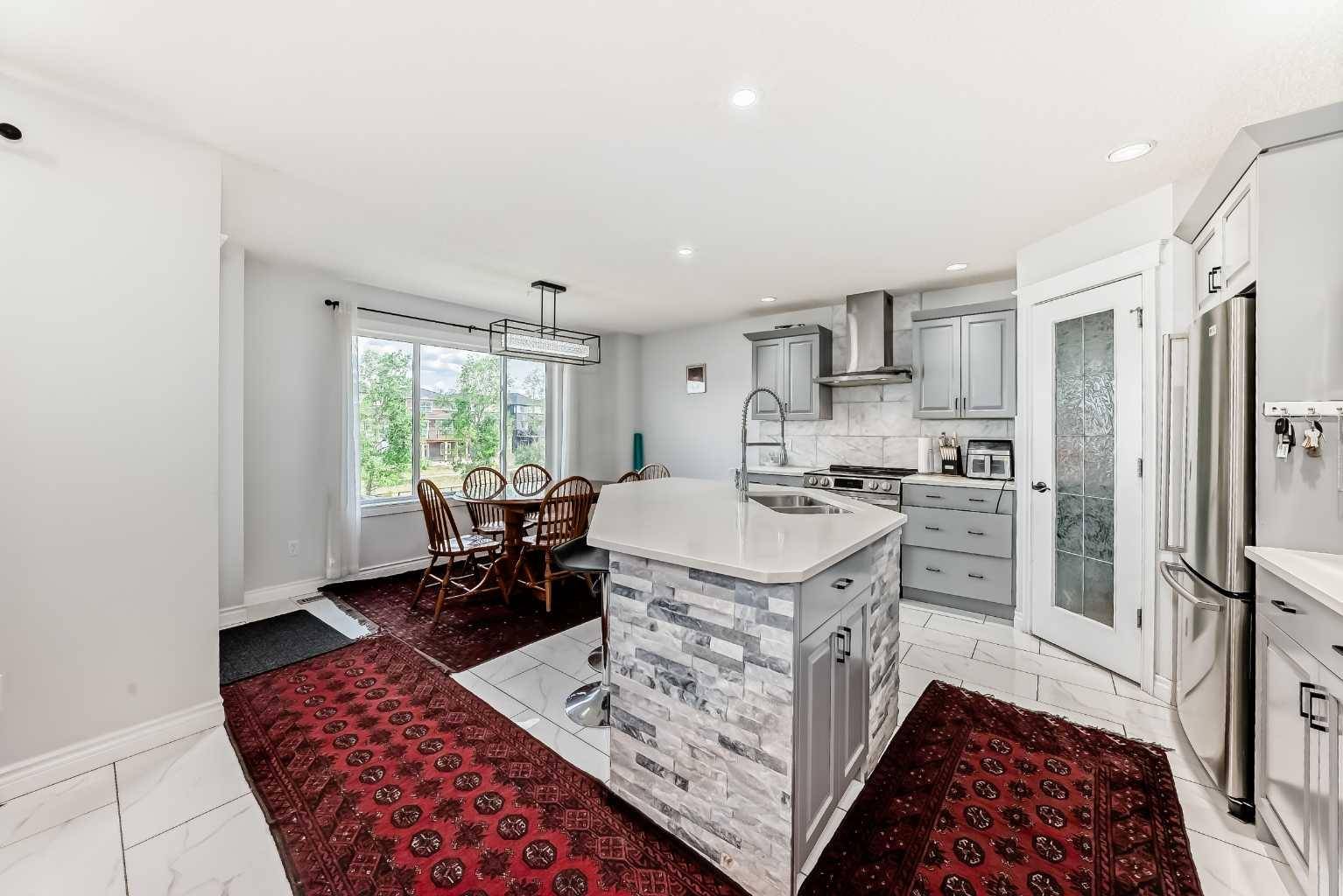 Airdrie, AB T4B 3K9,644 Luxstone LNDG Southwest