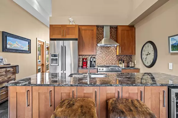 Canmore, AB T1W0G5,3000J Stewart Creek DR #601