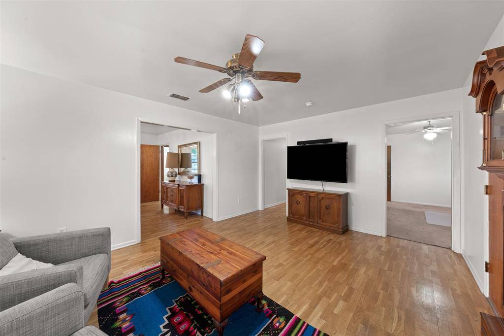 Cameron, TX 76520,400 E 6th Street